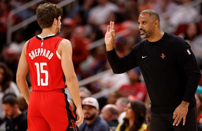 乐鱼体育-19分7板10助6断2帽！谢泼德刷爆NBA纪录，乌度卡却遇上难题了